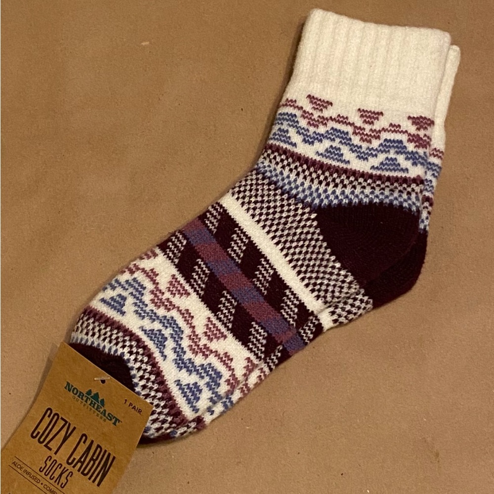 Cozy Cabin Socks - Burgundy and Cream